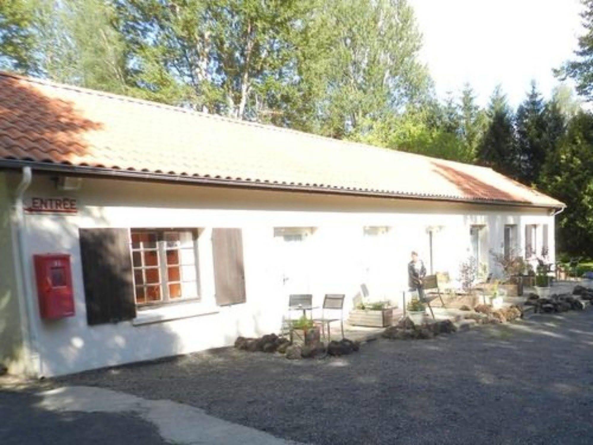 Domaine De La Palle Понжибо Екстериор снимка