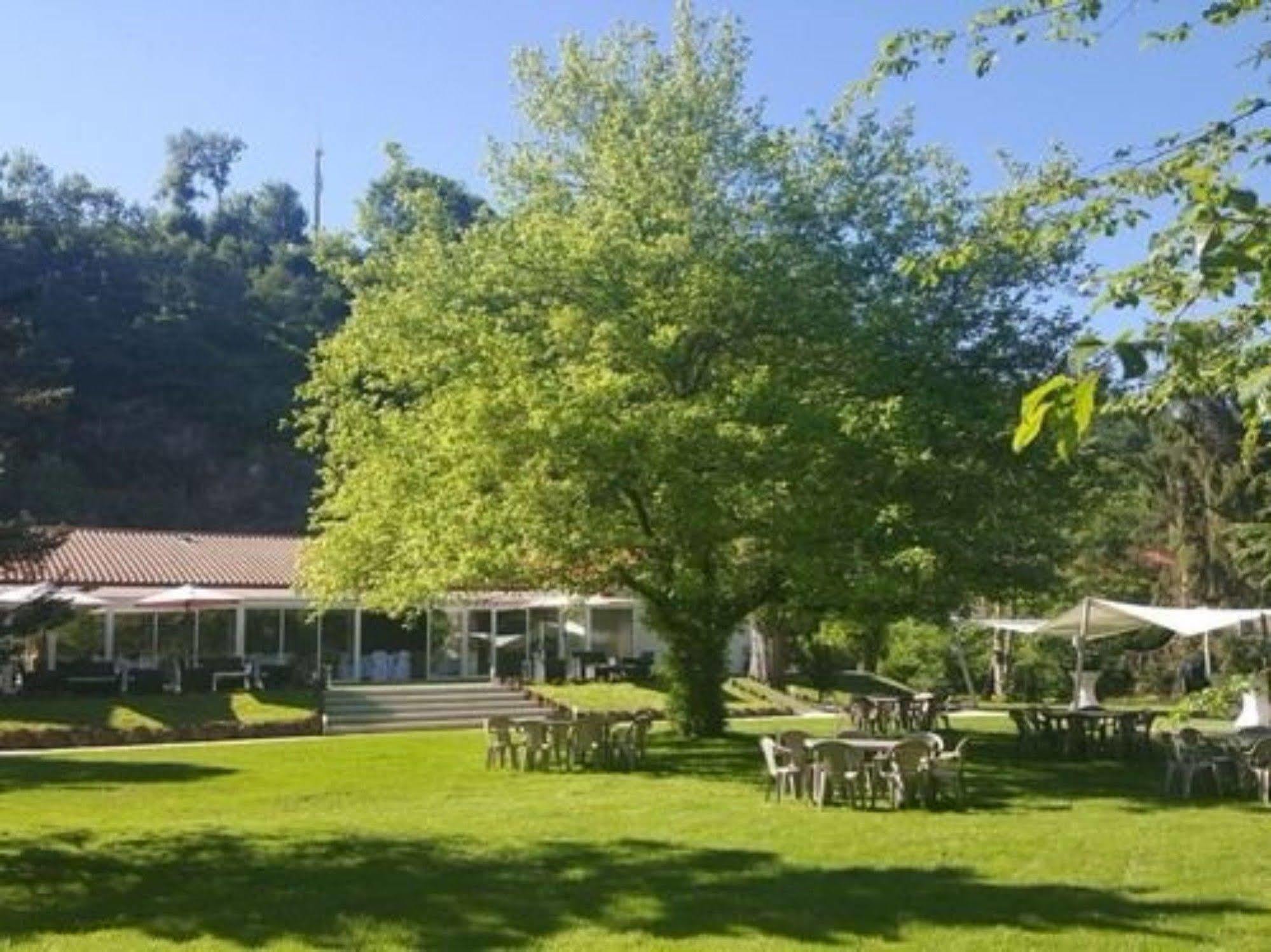 Domaine De La Palle Понжибо Екстериор снимка